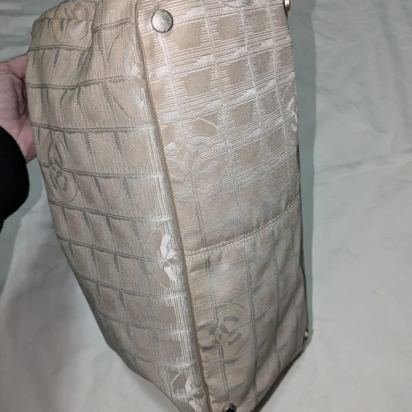 Chanel Tote - Picture 6 of 14